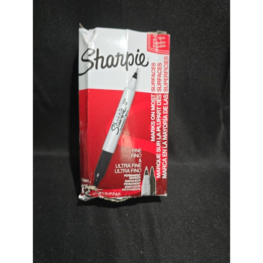 Sharpie 32001 Twin Tip Permanent Markers Fine and Ultra Fine 12 Piece - Black